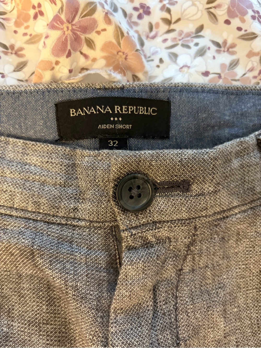 Banana Republic Men's Slim Gray Aiden Shorts